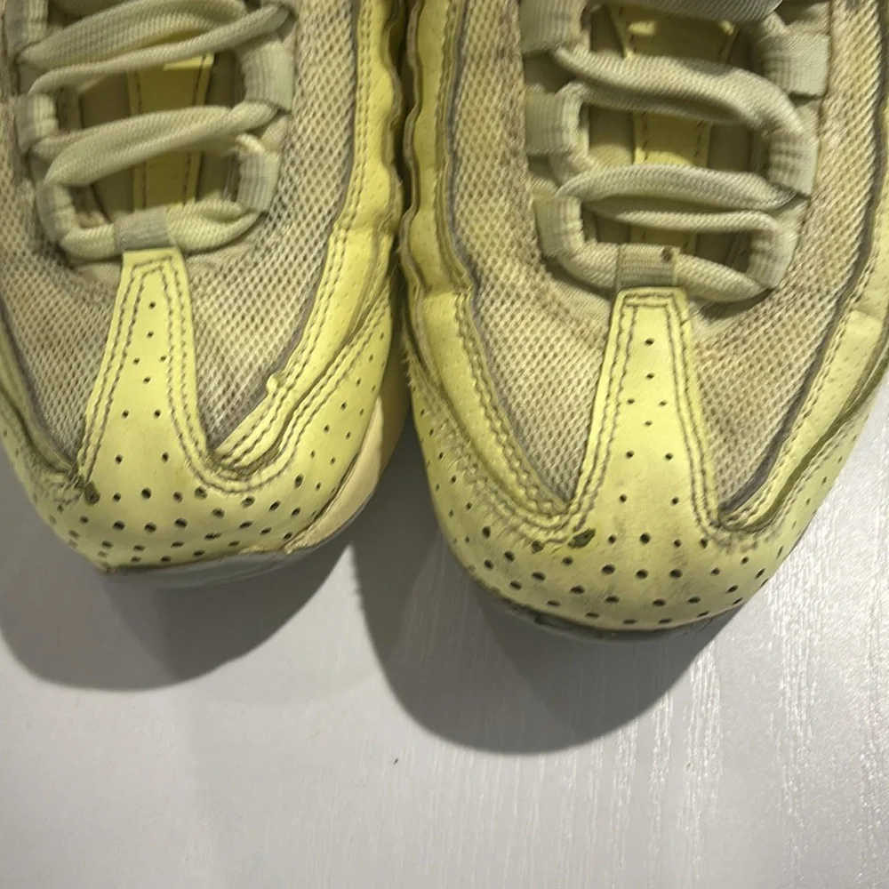 Nike Air Max 95 GS Citron Tint Wolf Grey Sneakers Sz 4.5Y